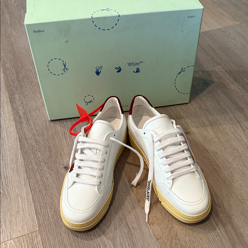 Off-White Men's White Sneakers with Yellow Sole